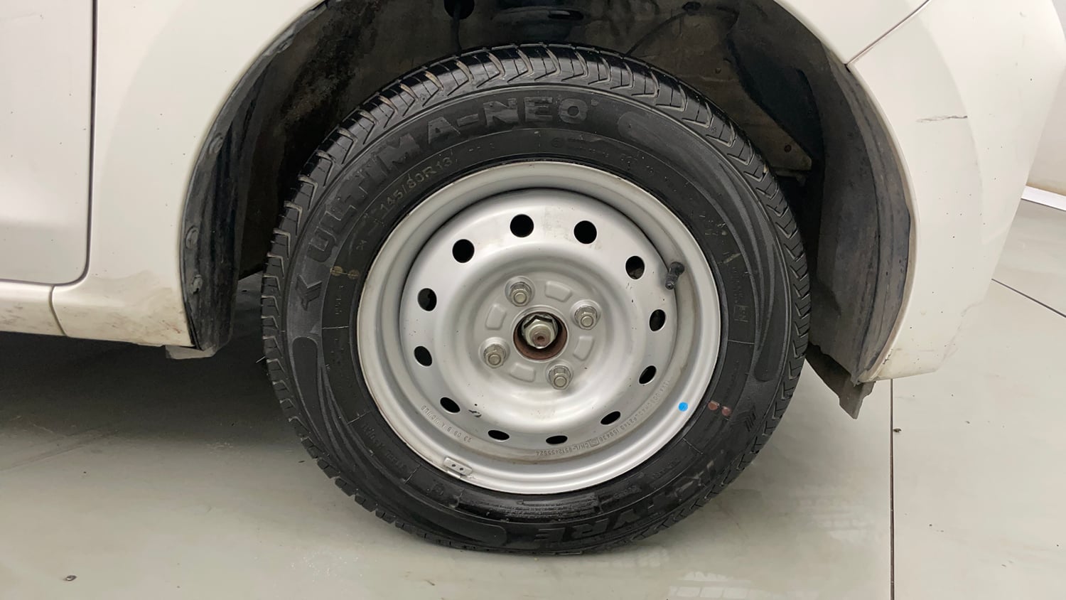 Used 2023 Maruti Suzuki Alto K10 LXi Petrol Manual tyres RIGHT FRONT TYRE RIM VIEW