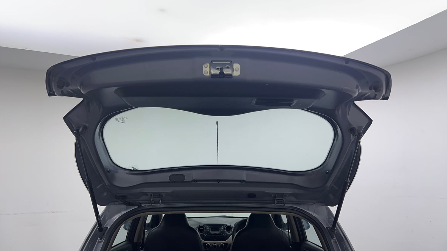 Used 2019 Hyundai Grand i10 Magna 1.2 Kappa VTVT Petrol Manual interior DICKY DOOR OPEN VIEW