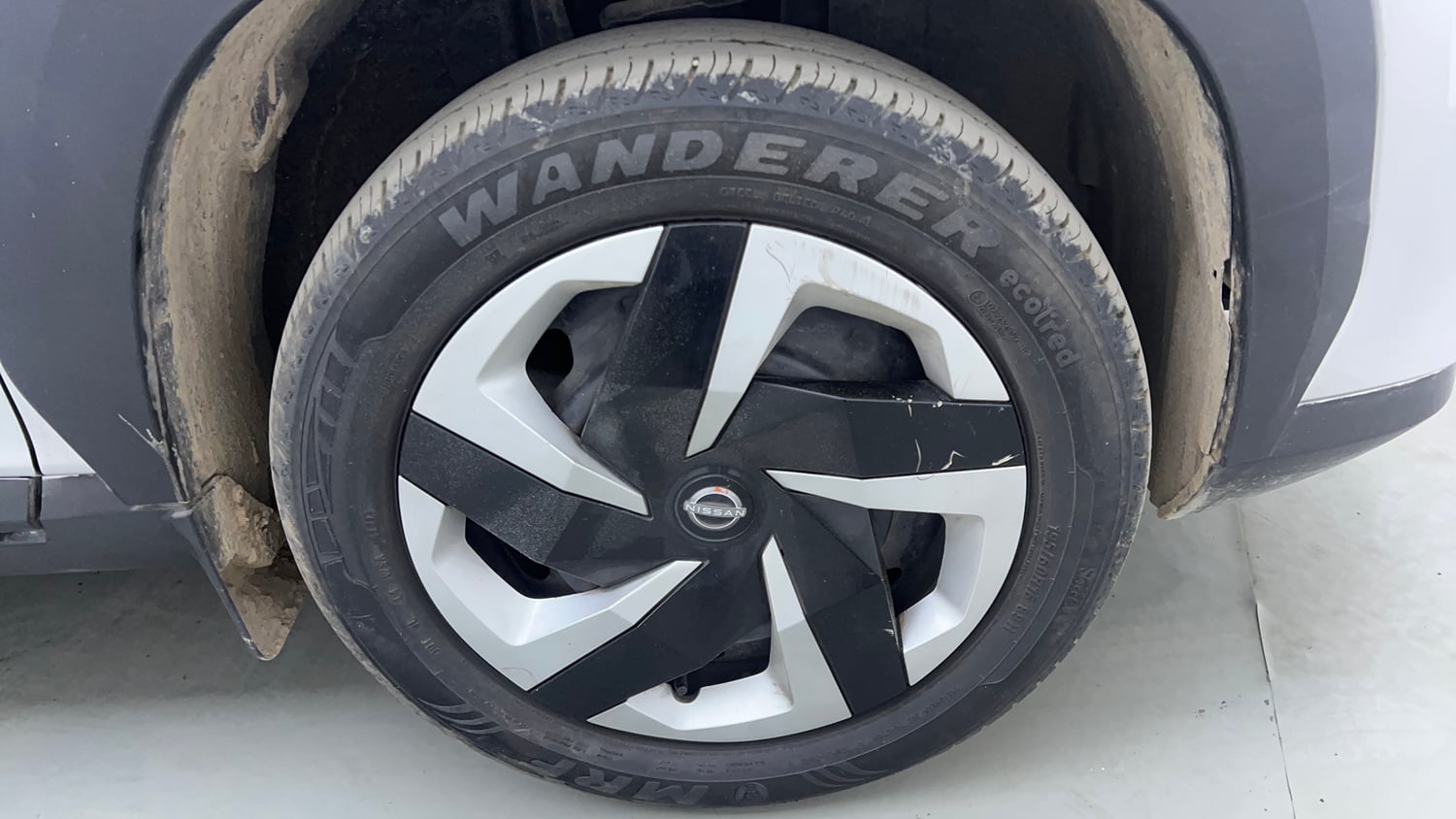 Used 2023 Nissan Magnite XL Petrol Manual tyres RIGHT FRONT TYRE RIM VIEW