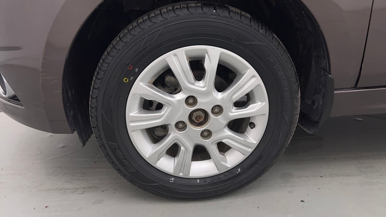 Used 2018 Tata Tiago Revotron XZ Petrol Manual tyres LEFT FRONT TYRE RIM VIEW