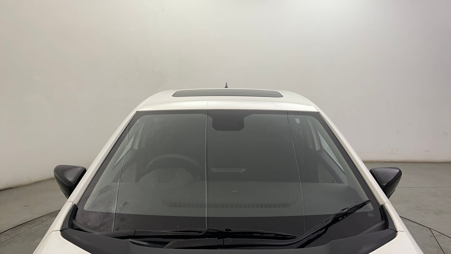 Used 2024 Tata Altroz XM Plus (S) Petrol Manual exterior FRONT WINDSHIELD VIEW