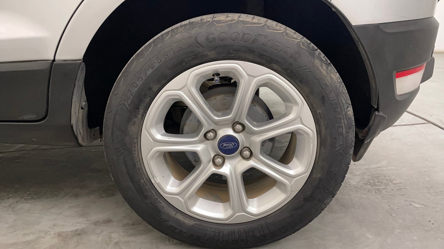 Used 2019 Ford EcoSport Titanium + 1.5L TDCi Diesel Manual tyres LEFT REAR TYRE RIM VIEW