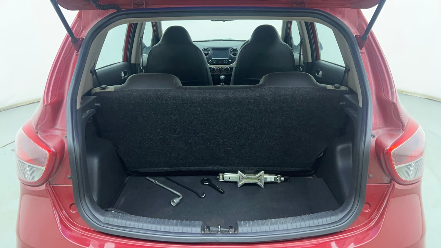 Used 2019 Hyundai Grand i10 Sportz 1.2 Kappa VTVT Petrol Manual interior DICKY INSIDE VIEW
