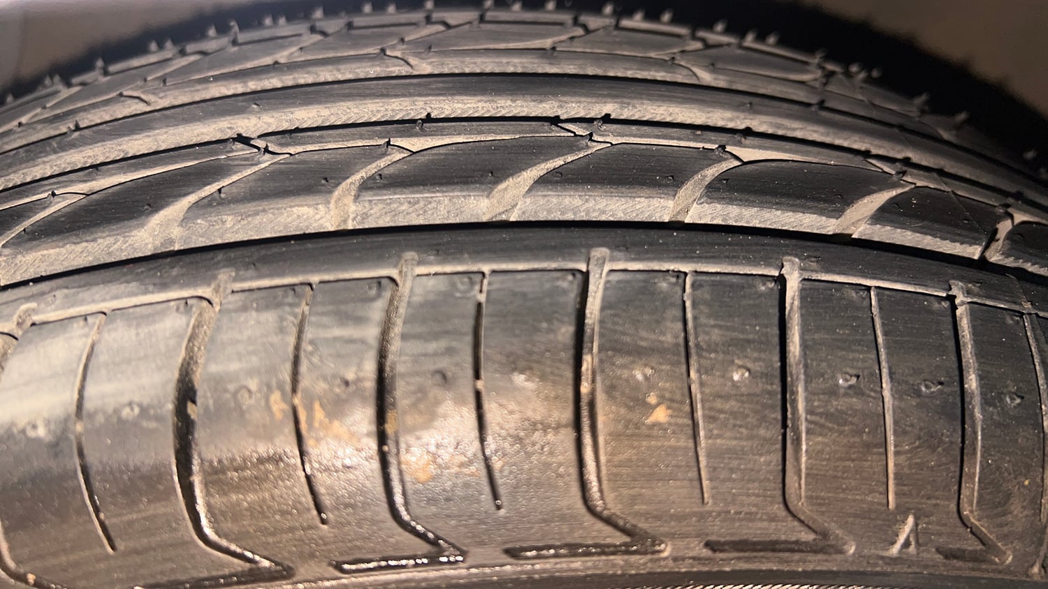 Used 2019 Hyundai Grand i10 Magna 1.2 Kappa VTVT Petrol Manual tyres LEFT FRONT TYRE TREAD VIEW
