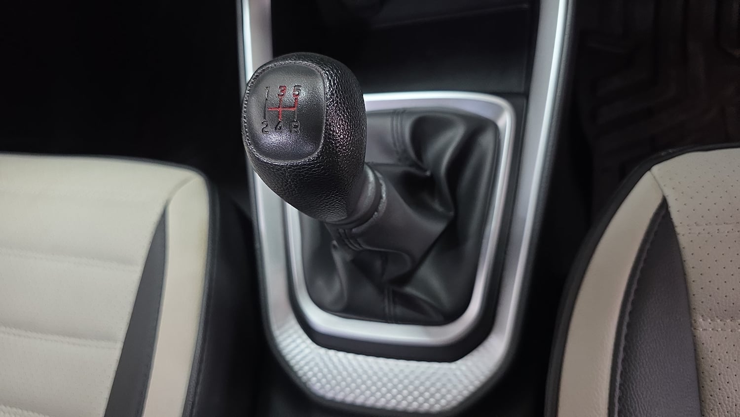 Used 2022 Kia Sonet HTK Plus 1.2 Petrol Manual interior GEAR  KNOB VIEW