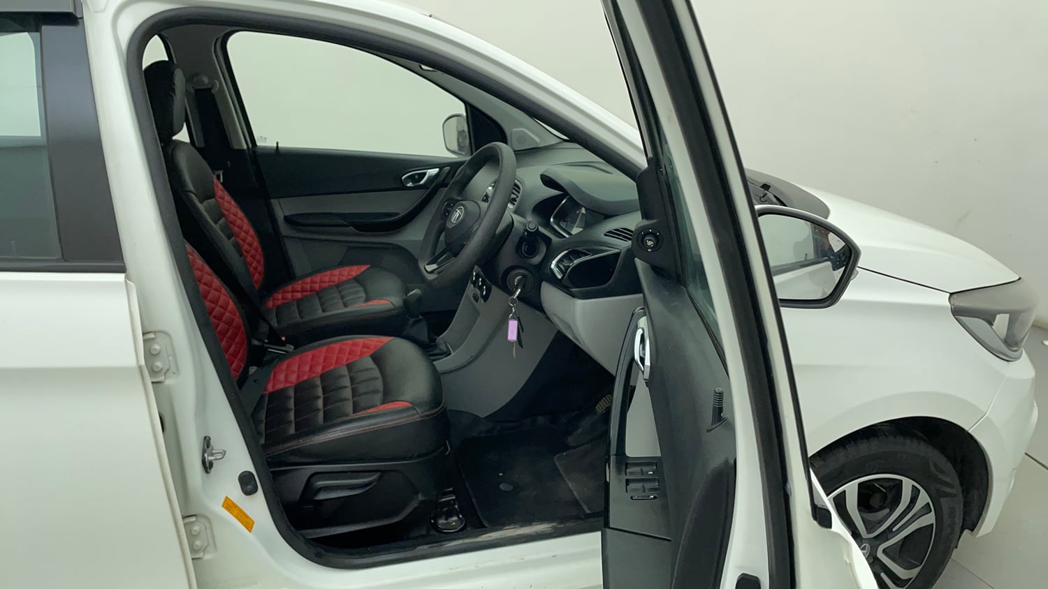 Used 2020 Tata Tiago Revotron XZ Petrol Manual interior RIGHT SIDE FRONT DOOR CABIN VIEW