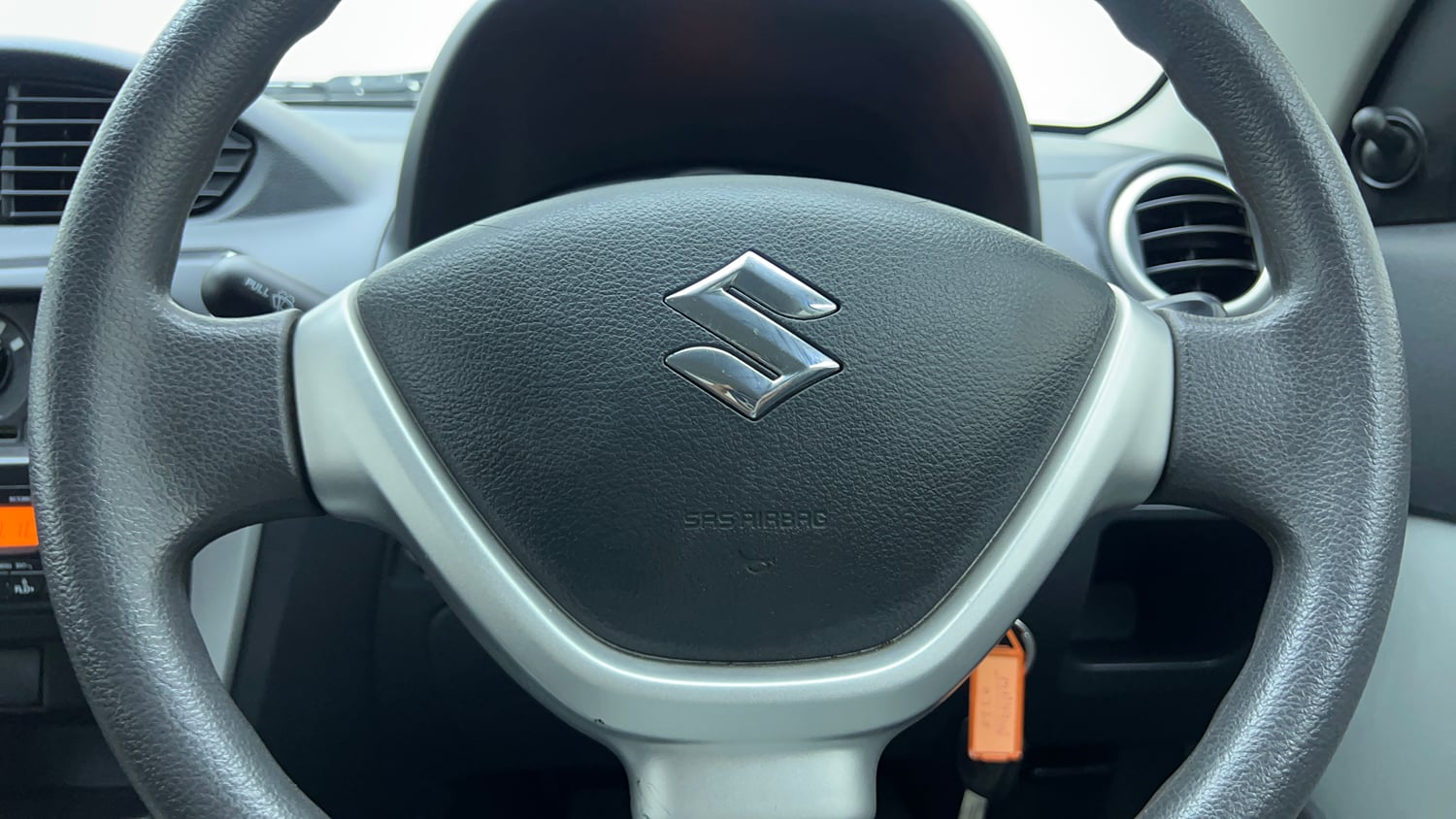 Used 2017 Maruti Suzuki Alto 800 VXi (O) Petrol Manual top_features Airbags