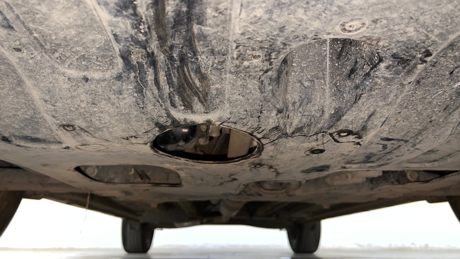 Used 2023 Kia Seltos GTX Plus 1.4 DCT Petrol Automatic extra FRONT LEFT UNDERBODY VIEW