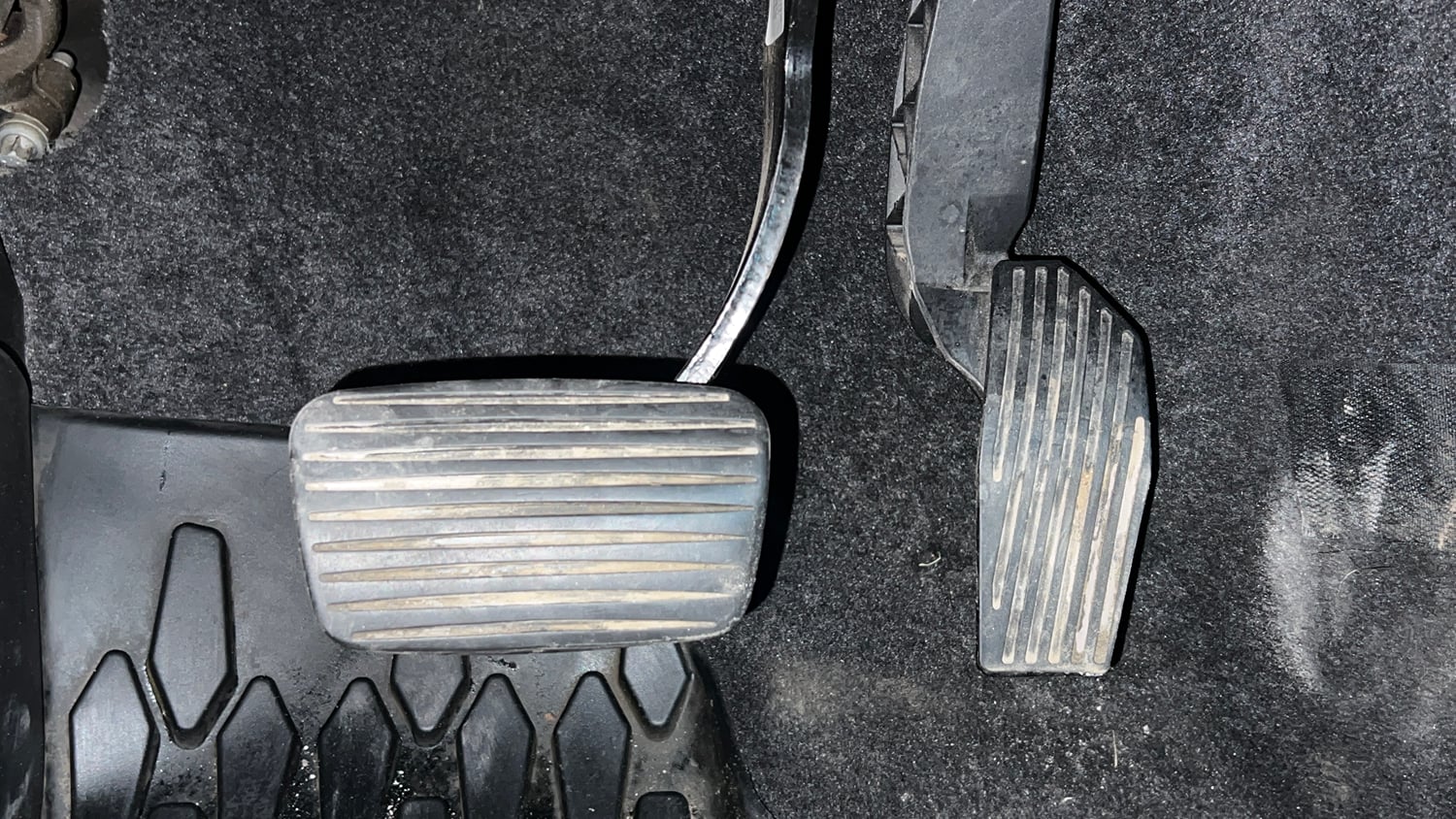Used 2022 Jeep Compass Model S (O) Diesel 4x4 AT Diesel Automatic interior PEDALS VIEW