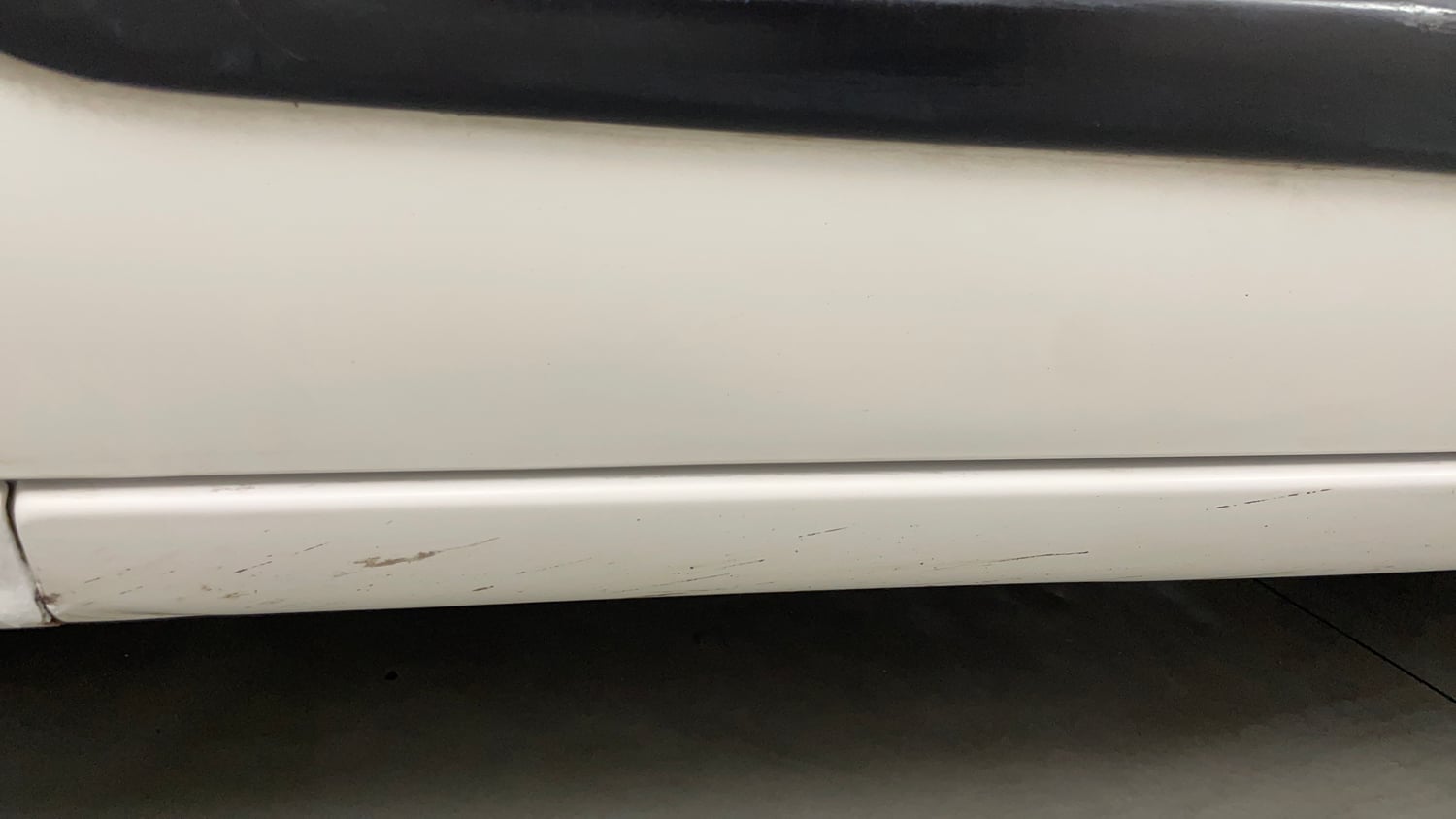 Used 2017 Maruti Suzuki Wagon R 1.0 VXI AMT Petrol Automatic dents MINOR SCRATCH