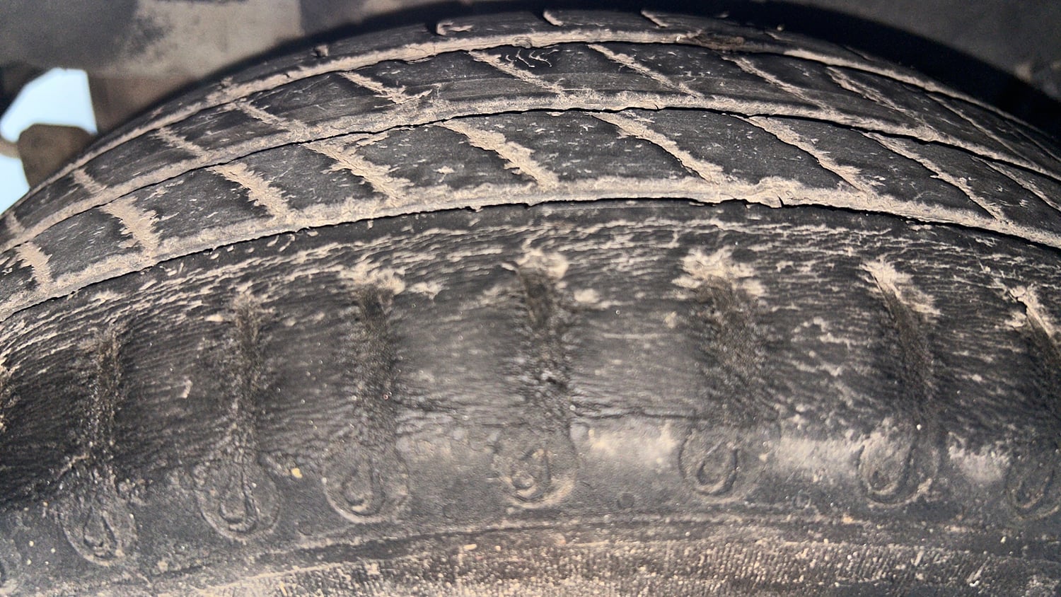 Used 2020 Tata Tiago XZA Petrol Automatic tyres RIGHT REAR TYRE TREAD VIEW