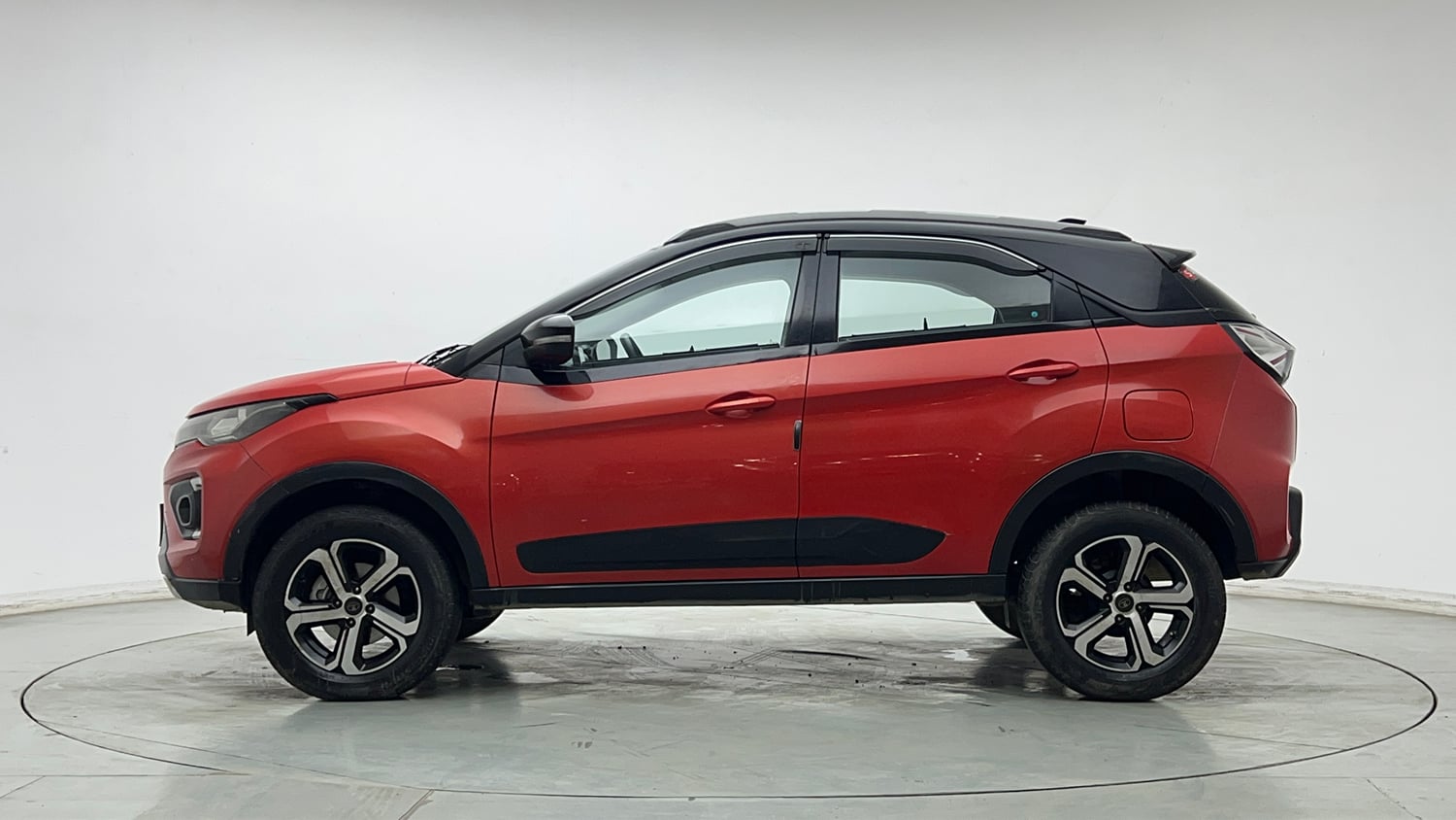 Used 2022 Tata Nexon XZA Plus Petrol Automatic exterior LEFT SIDE VIEW