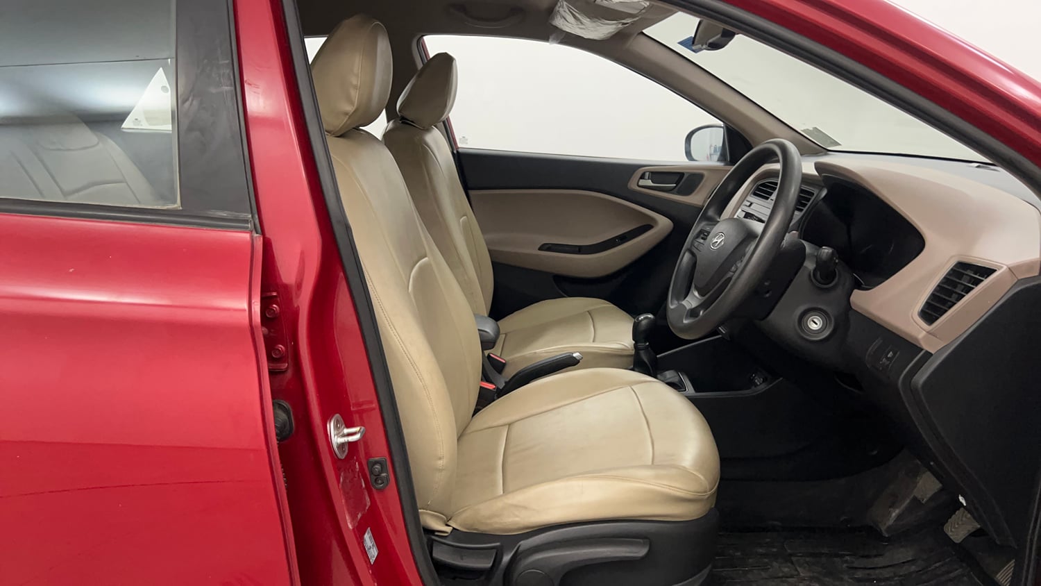 Used 2016 Hyundai Elite i20 Sportz 1.2 Petrol Manual interior RIGHT SIDE FRONT DOOR CABIN VIEW