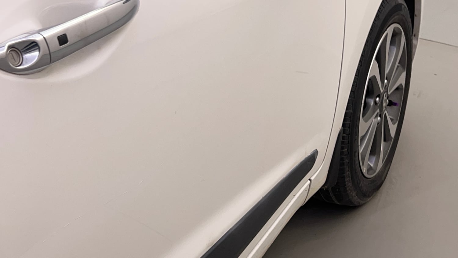 Used 2015 Hyundai Xcent SX 1.2 (O) Petrol Manual dents MINOR SCRATCH