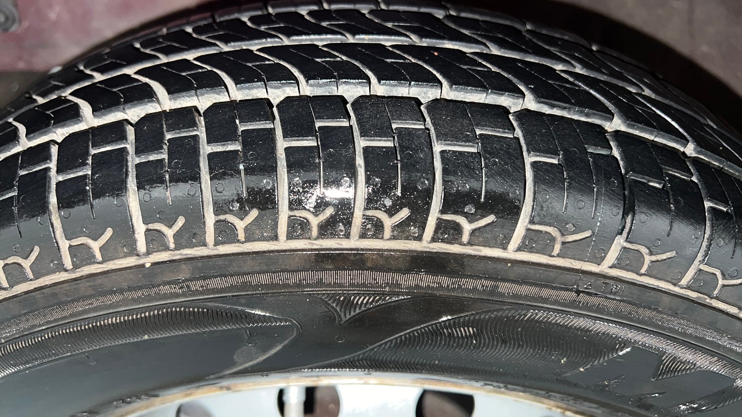 Used 2015 Hyundai Eon Era + Petrol Manual tyres LEFT FRONT TYRE TREAD VIEW