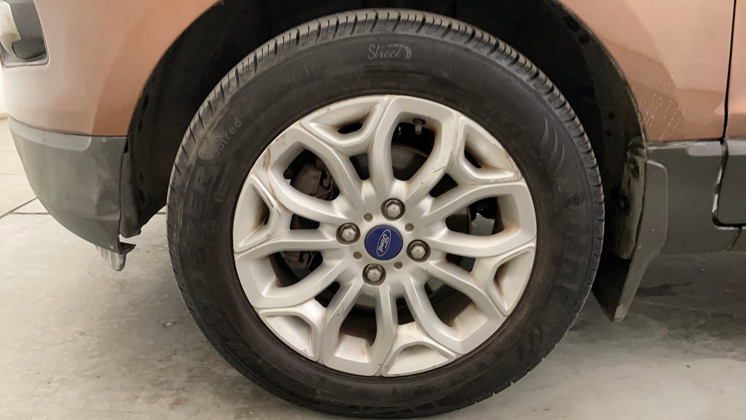Used 2016 Ford EcoSport Titanium 1.5L Ti-VCT AT Petrol Automatic tyres LEFT FRONT TYRE RIM VIEW
