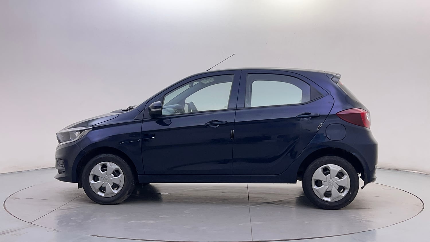 Used 2021 Tata Tiago XT Petrol Manual exterior LEFT SIDE VIEW
