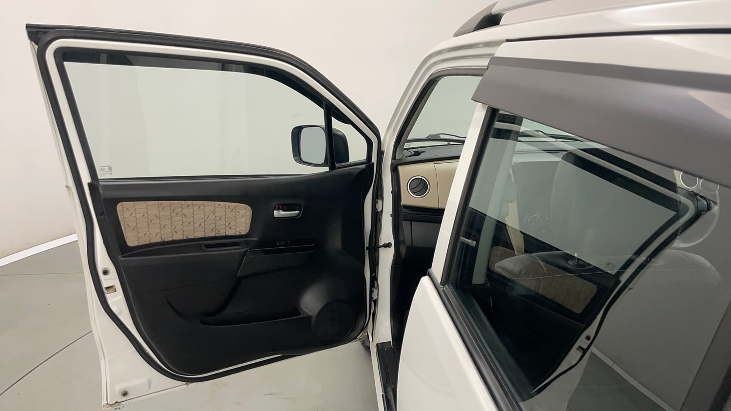 Used 2017 Maruti Suzuki Wagon R 1.0 VXI AMT Petrol Automatic interior LEFT FRONT DOOR OPEN VIEW