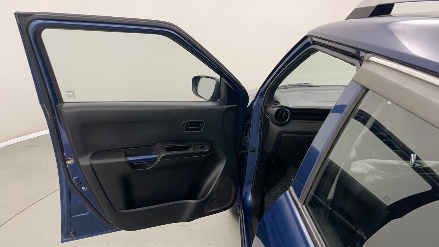Used 2021 Maruti Suzuki Ignis Sigma 1.2 MT Petrol Manual interior LEFT FRONT DOOR OPEN VIEW