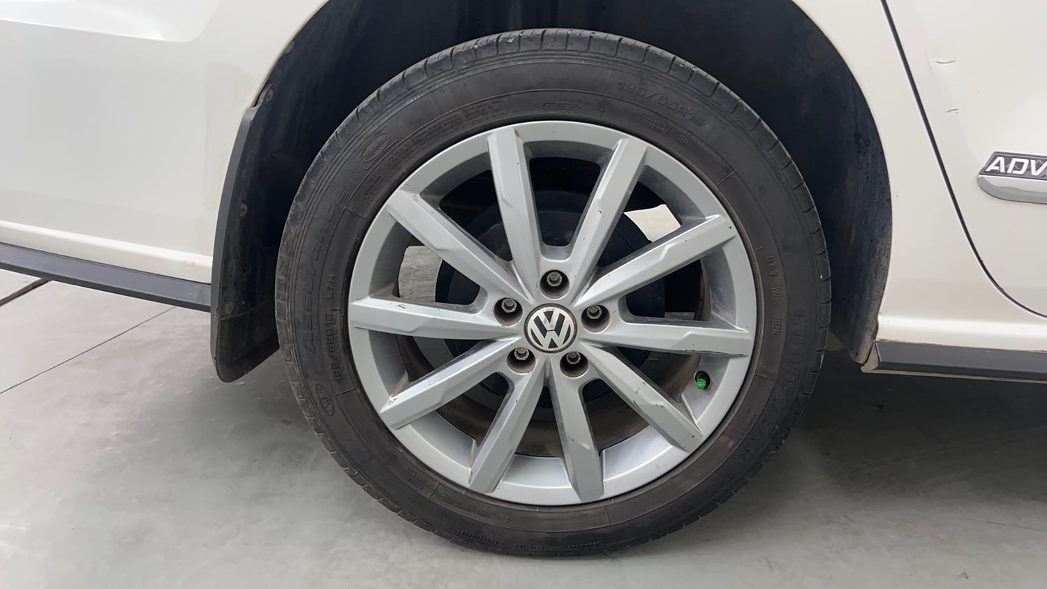 Used 2022 Volkswagen Vento Highline Plus 1.0L TSI Automatic Petrol Automatic tyres RIGHT REAR TYRE RIM VIEW