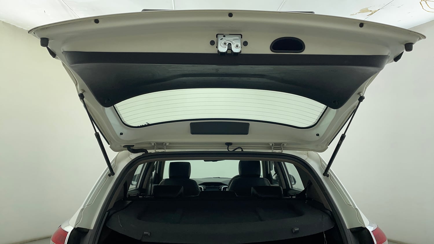 Used 2019 Hyundai Creta SX 1.6 (O) Petrol Petrol Manual interior DICKY DOOR OPEN VIEW