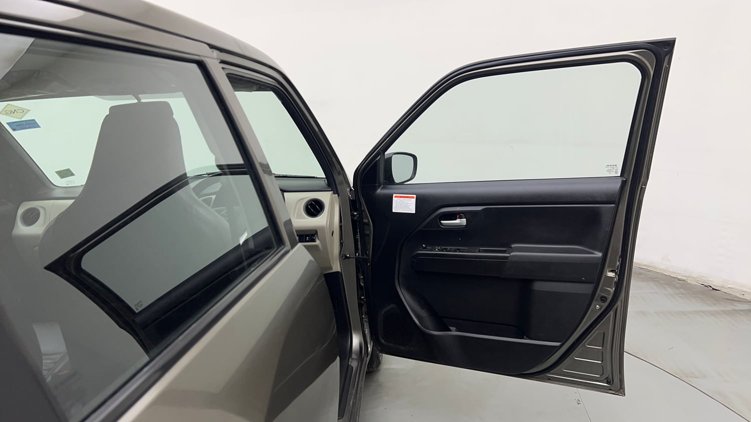 Used 2023 Maruti Suzuki Wagon R VXI 1.0 CNG Cng Manual interior RIGHT FRONT DOOR OPEN VIEW