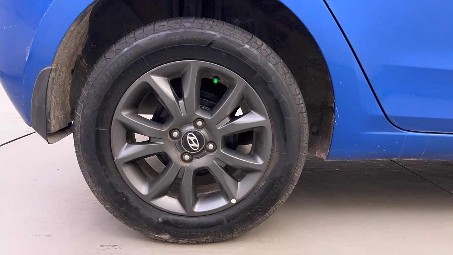 Used 2018 Hyundai Elite i20 Asta 1.2 AT Petrol Automatic tyres RIGHT REAR TYRE RIM VIEW