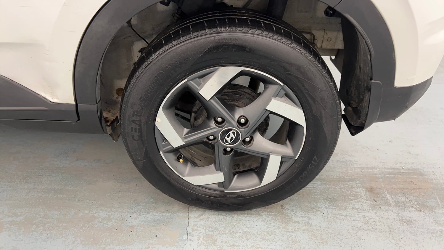 Used 2019 Hyundai Venue SX Plus 1.0 Turbo DCT Petrol Automatic tyres LEFT REAR TYRE RIM VIEW