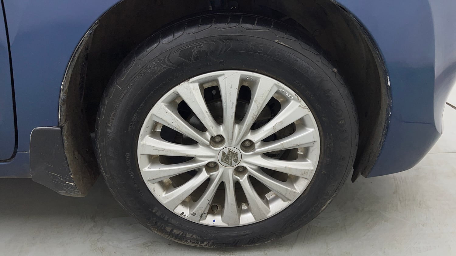 Used 2016 Maruti Suzuki Baleno Delta 1.2 AT Petrol Automatic tyres RIGHT FRONT TYRE RIM VIEW