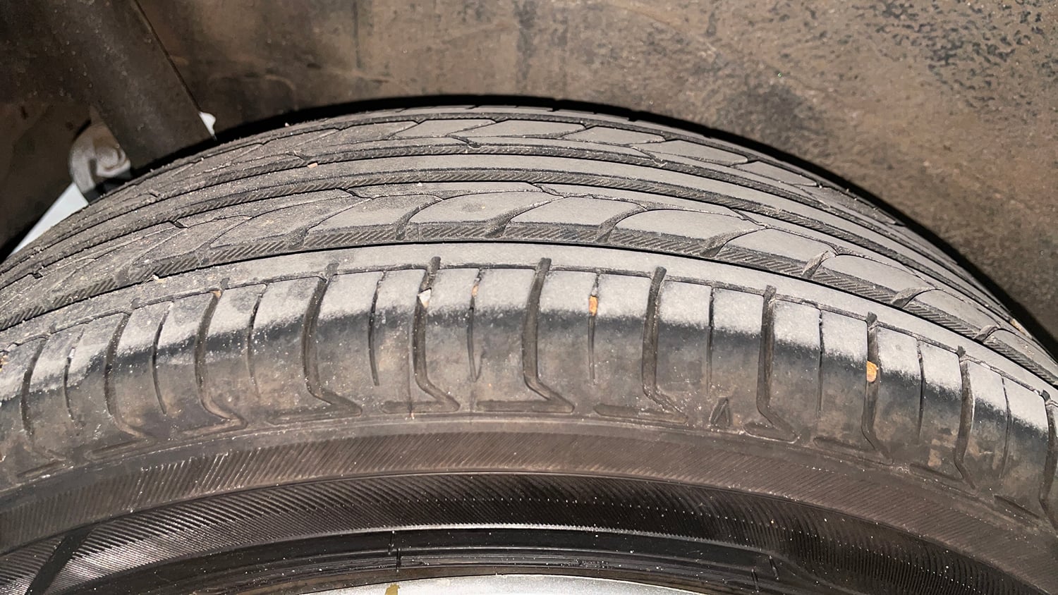 Used 2015 Maruti Suzuki Wagon R VXI Petrol Manual tyres RIGHT REAR TYRE TREAD VIEW