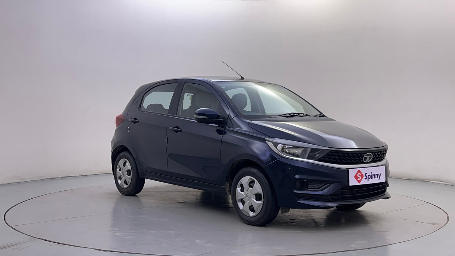 Used 2021 Tata Tiago XT Petrol Manual exterior RIGHT FRONT CORNER VIEW