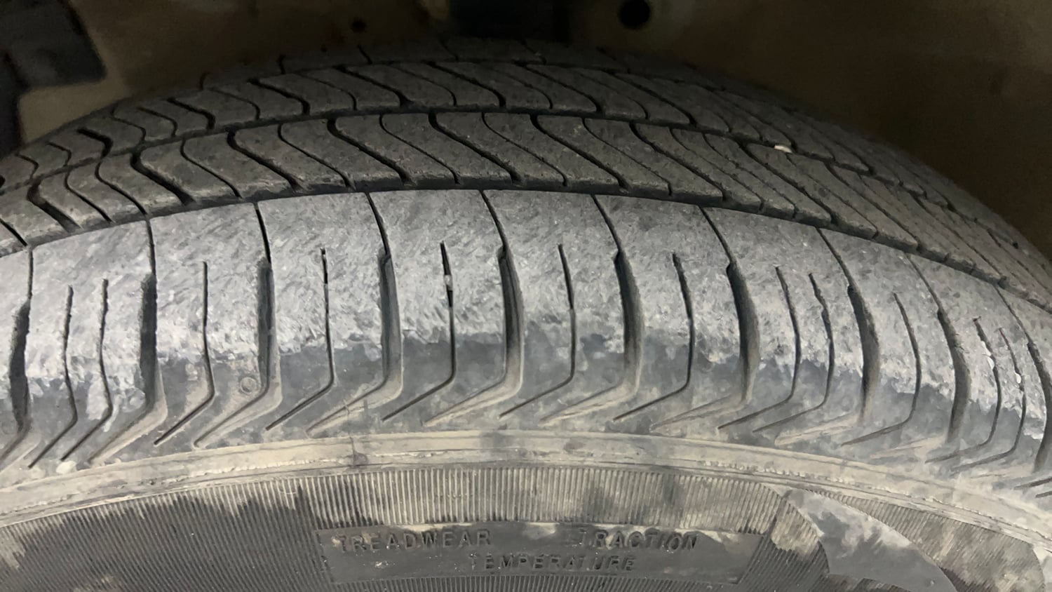 Used 2013 Maruti Suzuki Swift VXi Petrol Manual tyres LEFT FRONT TYRE TREAD VIEW