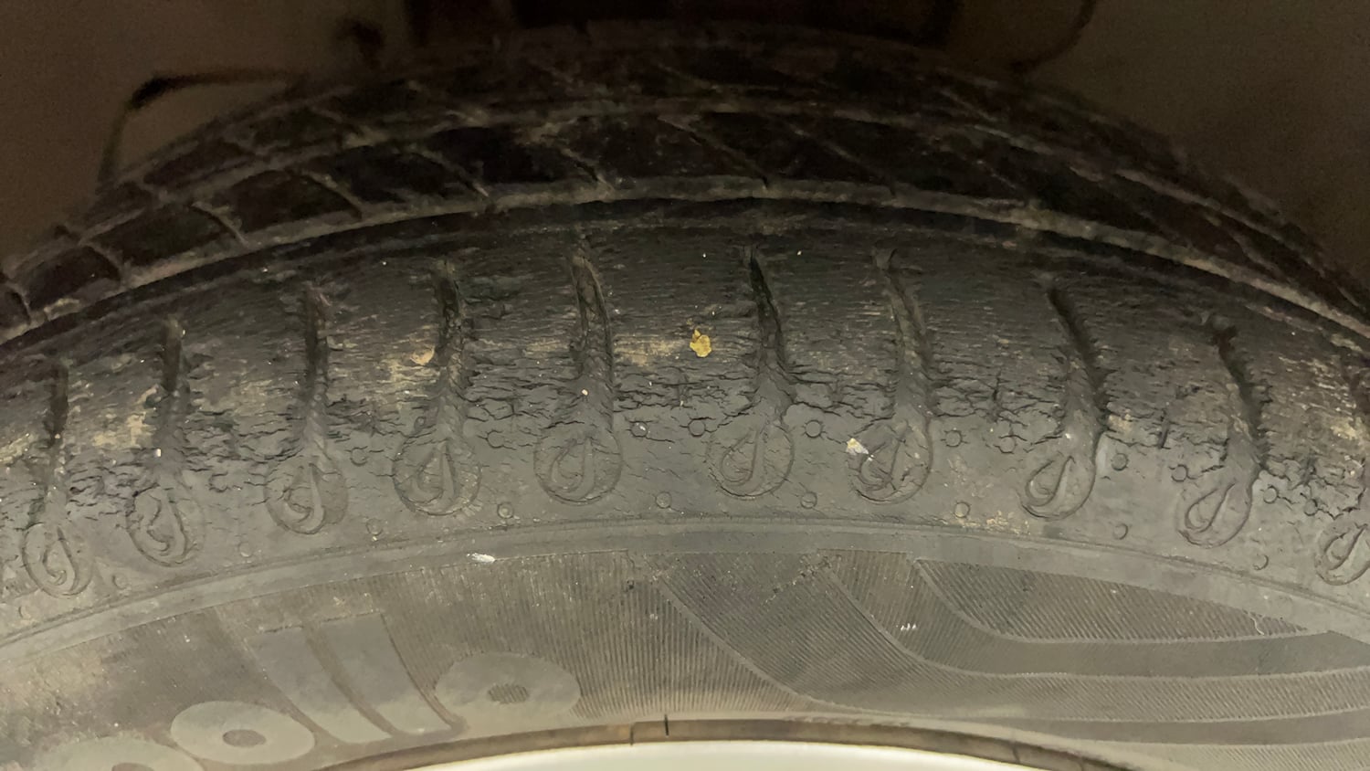 Used 2021 Tata Tiago XZ Petrol Manual tyres LEFT FRONT TYRE TREAD VIEW