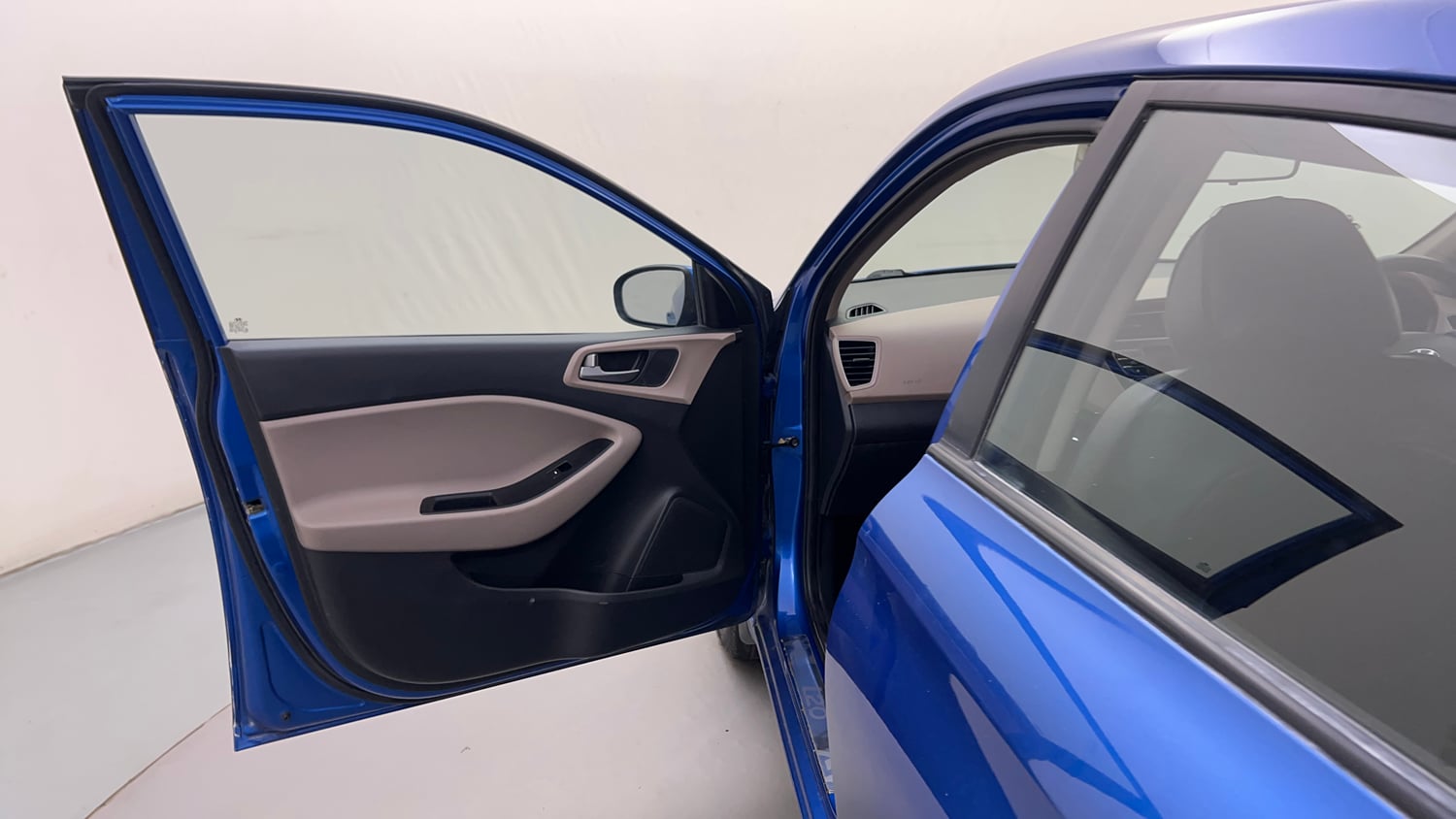 Used 2018 Hyundai Elite i20 Asta 1.2 AT Petrol Automatic interior LEFT FRONT DOOR OPEN VIEW