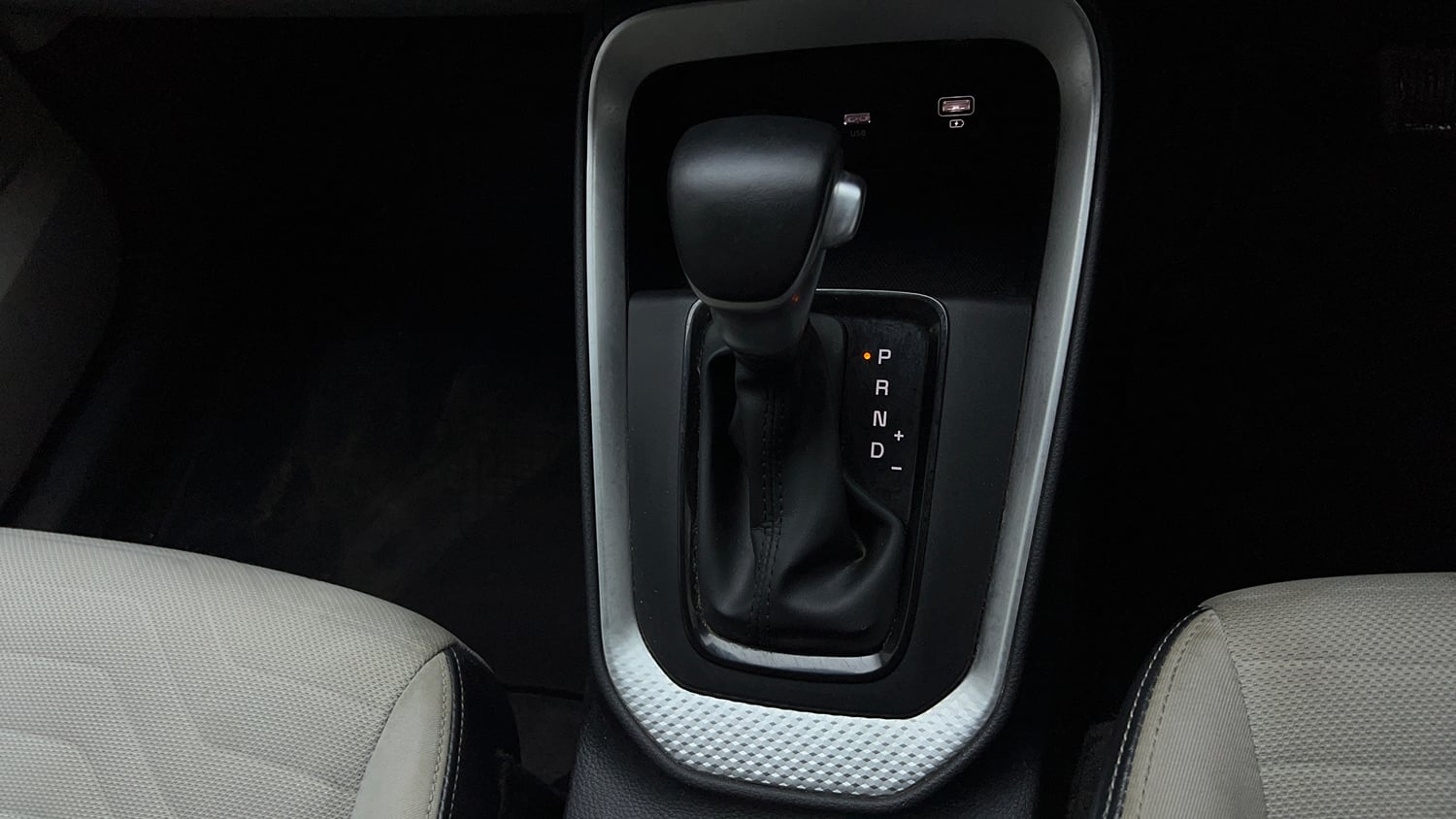Used 2023 Kia Sonet HTX 1.0 Turbo Petrol DCT Petrol Automatic interior GEAR  KNOB VIEW