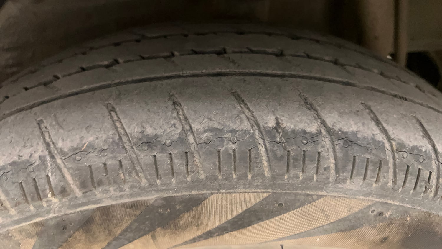 Used 2018 Maruti Suzuki Celerio X Zxi (Opt) Petrol Manual tyres LEFT REAR TYRE TREAD VIEW