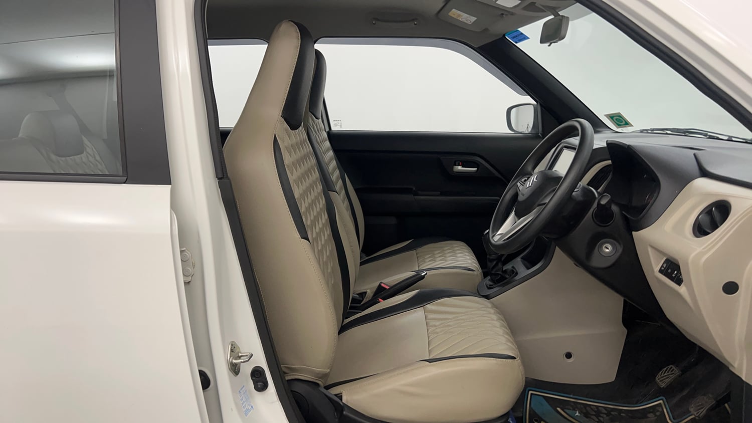 Used 2023 Maruti Suzuki Wagon R ZXI 1.2 Petrol Manual interior RIGHT SIDE FRONT DOOR CABIN VIEW