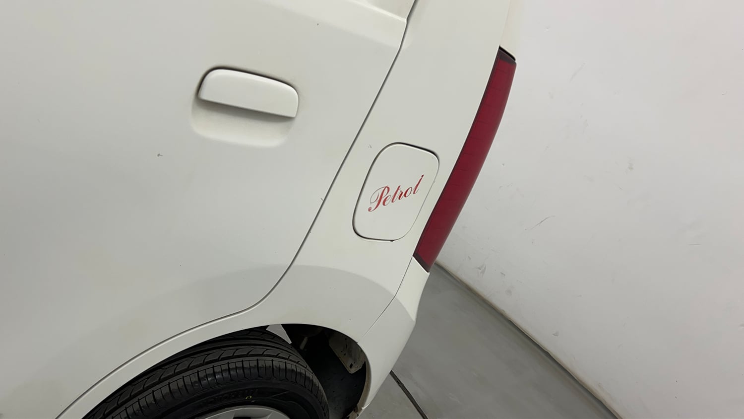 Used 2017 Maruti Suzuki Wagon R 1.0 VXI AMT (O) Petrol Automatic dents MINOR SCRATCH