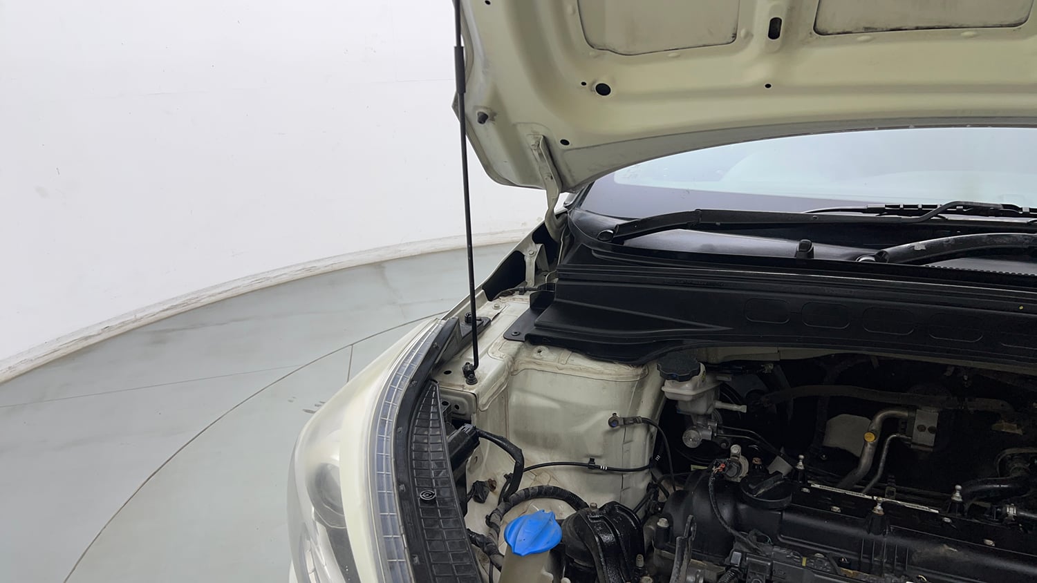 Used 2017 Hyundai Creta SX Plus 1.6 AT Petrol Petrol Automatic engine ENGINE RIGHT SIDE HINGE & APRON VIEW