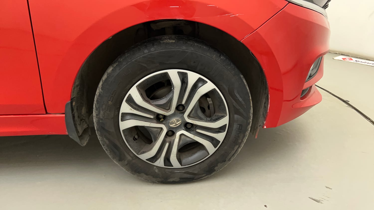 Used 2021 Tata Tiago XZ Petrol Manual tyres RIGHT FRONT TYRE RIM VIEW