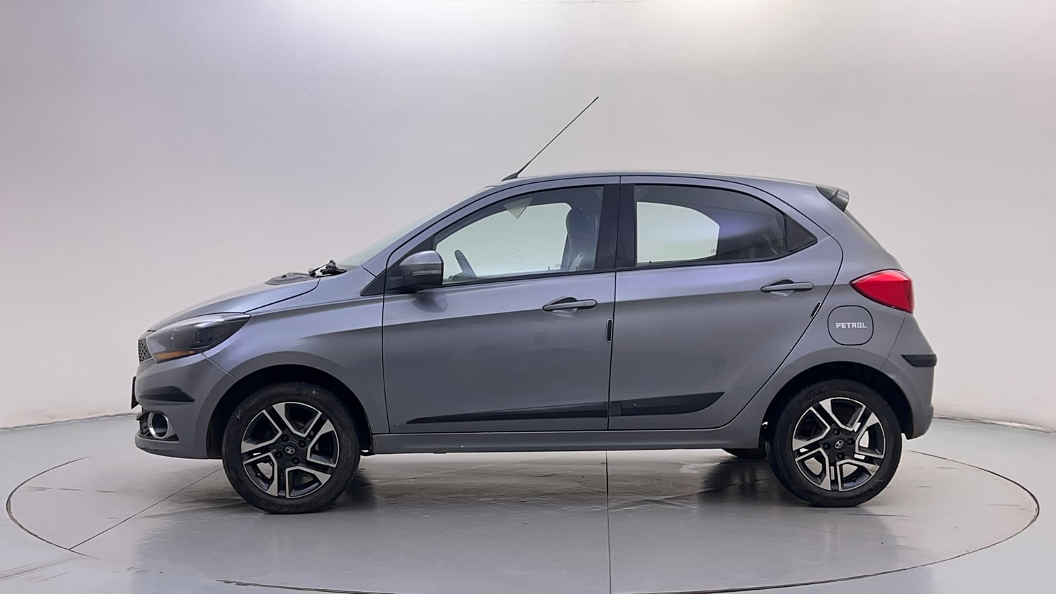 Used 2019 Tata Tiago Revotron XZ Plus Dual Tone Petrol Manual exterior LEFT SIDE VIEW