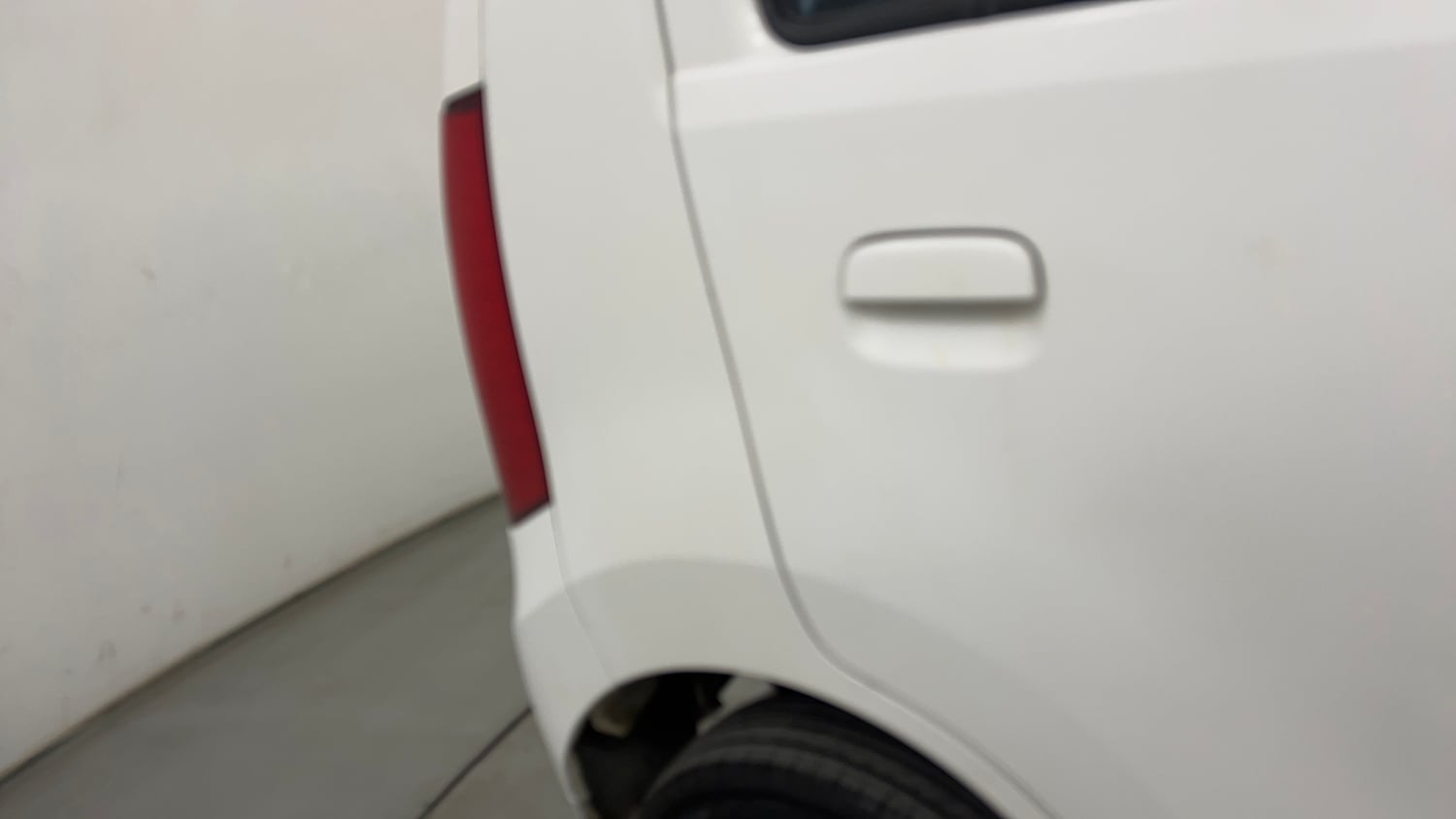 Used 2017 Maruti Suzuki Wagon R 1.0 VXI AMT (O) Petrol Automatic dents MINOR DENT