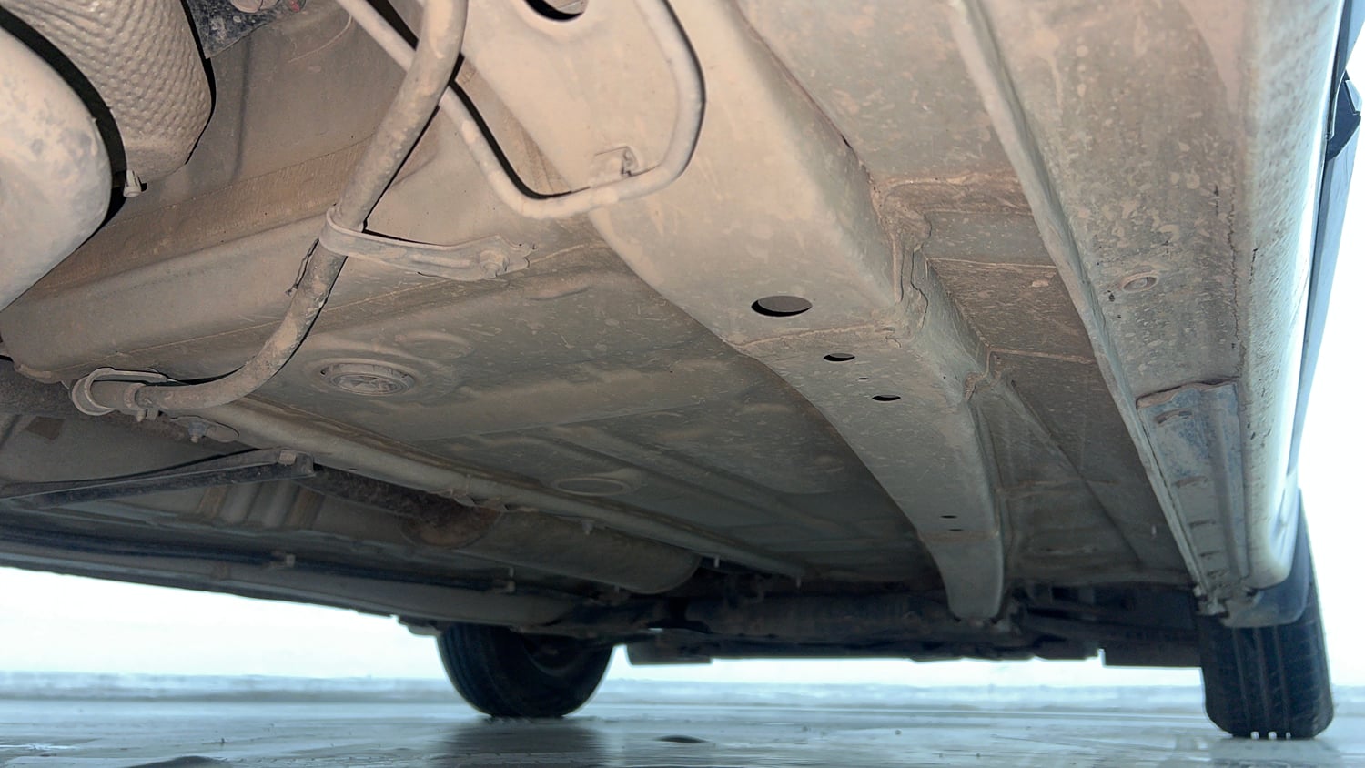 Used 2021 Maruti Suzuki Swift VXi Petrol Manual extra REAR RIGHT UNDERBODY VIEW