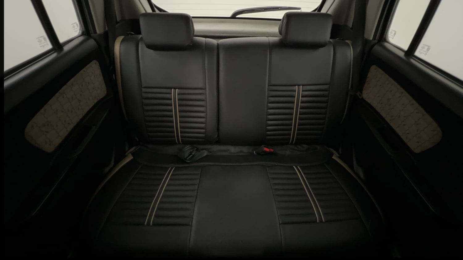 Used 2017 Maruti Suzuki Wagon R 1.0 VXI AMT (O) Petrol Automatic interior REAR SEAT CONDITION VIEW