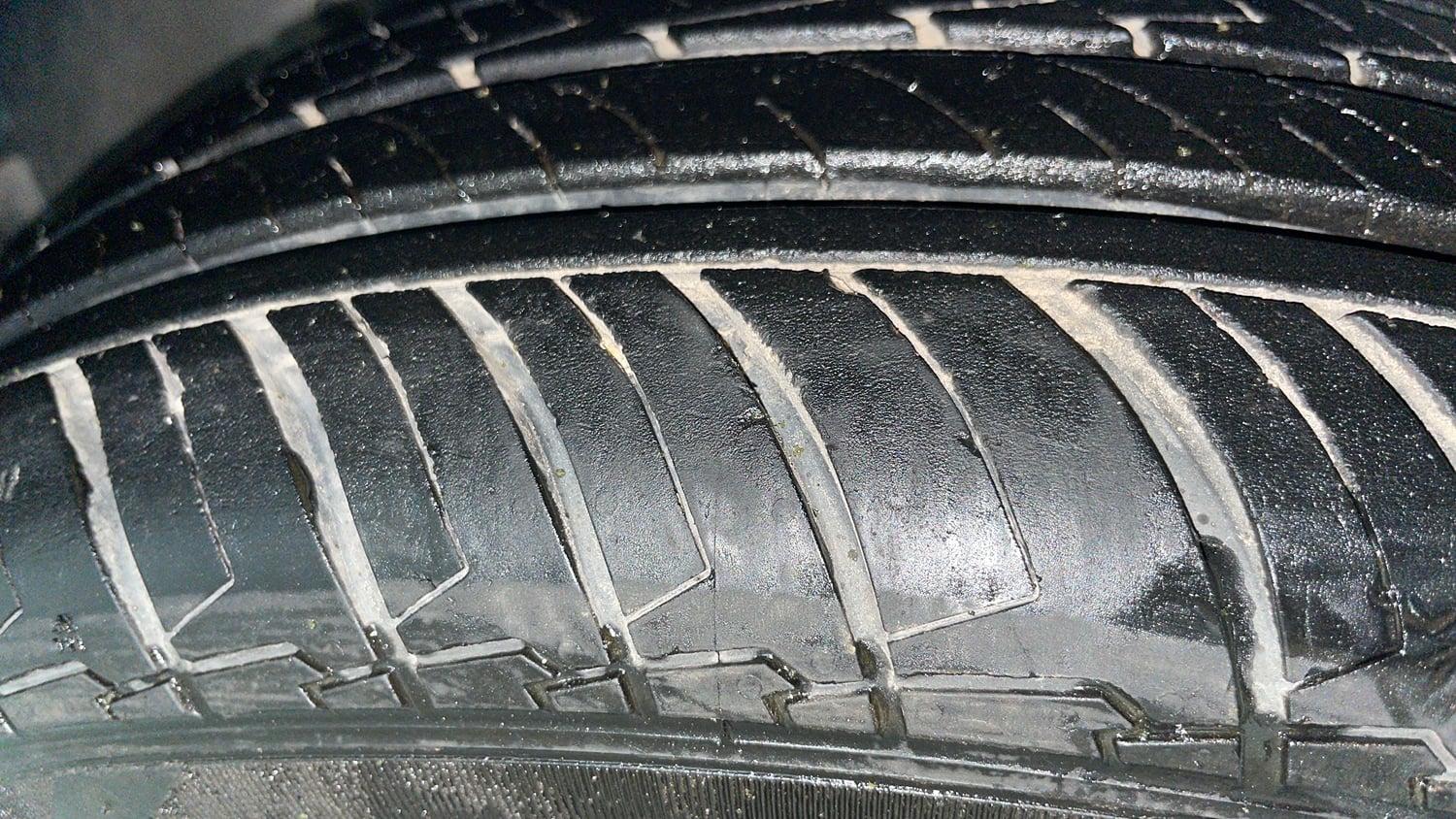 Used 2021 Maruti Suzuki Ignis Sigma 1.2 MT Petrol Manual tyres LEFT FRONT TYRE TREAD VIEW