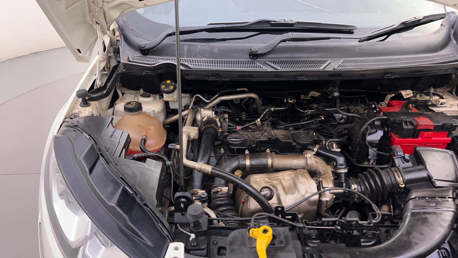 Used 2021 Ford EcoSport Titanium 1.5L TDCi Diesel Manual engine ENGINE RIGHT SIDE HINGE & APRON VIEW