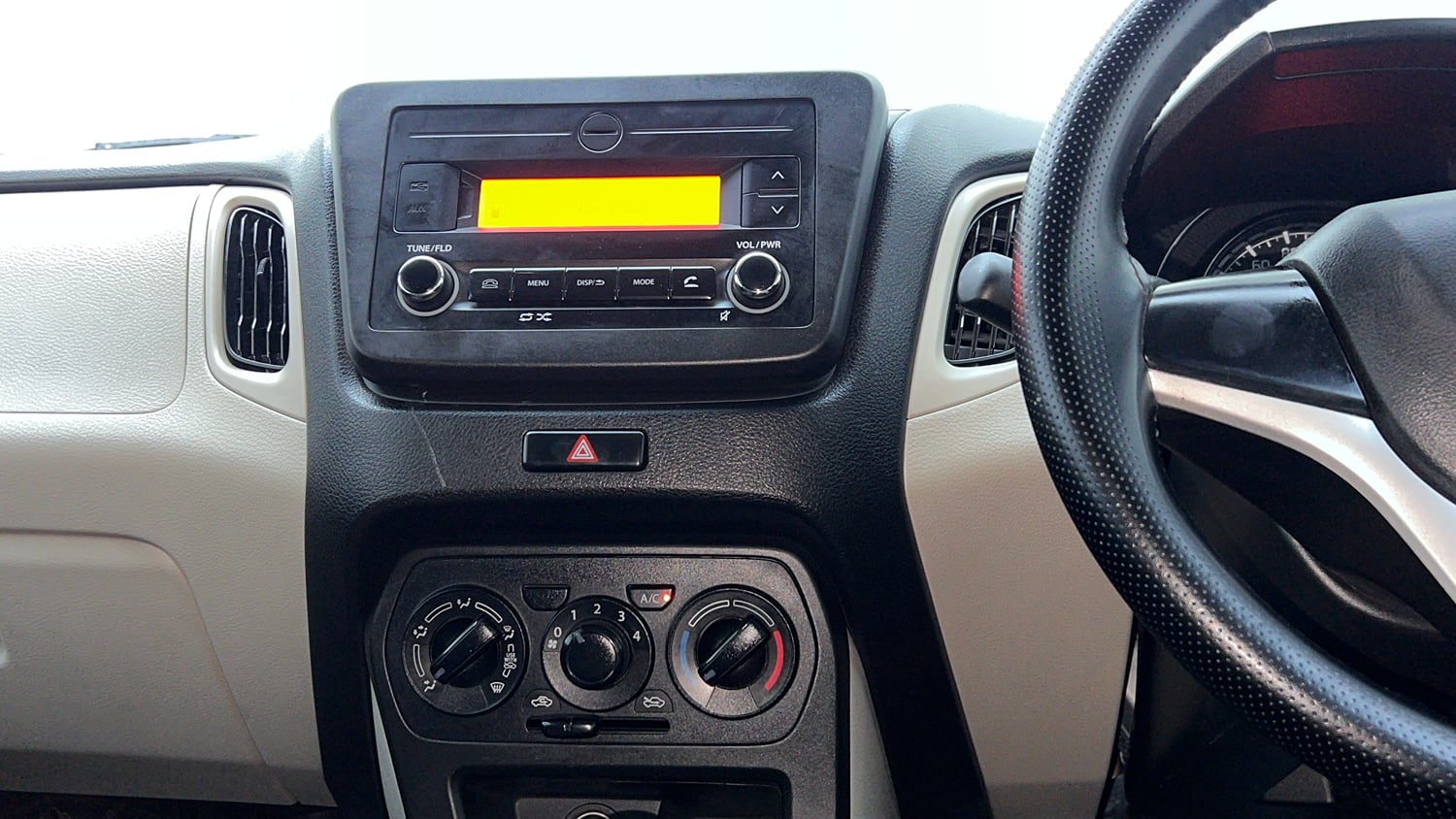 Used 2023 Maruti Suzuki Wagon R VXI 1.0 CNG Cng Manual interior MUSIC SYSTEM & AC CONTROL VIEW