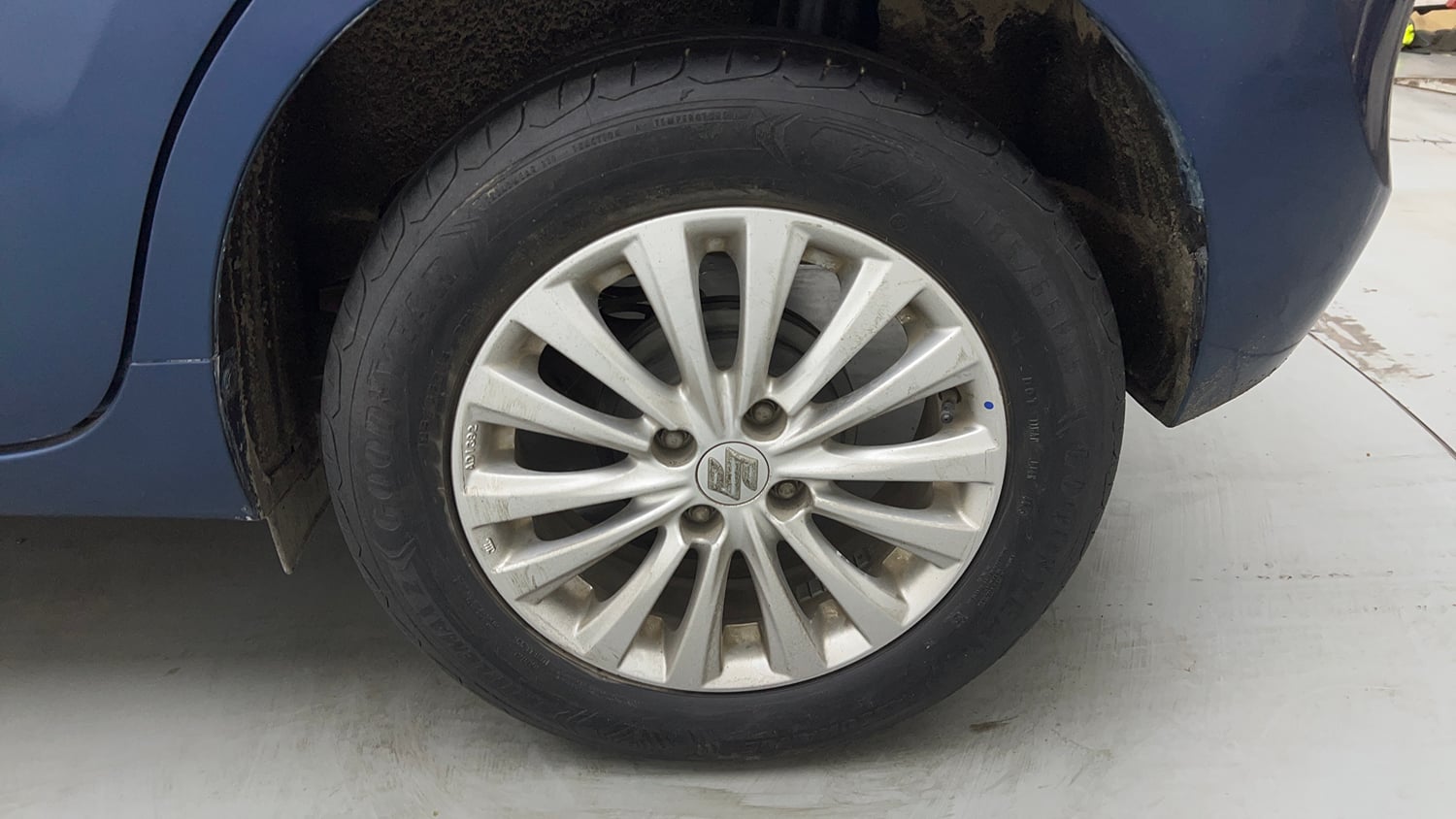 Used 2016 Maruti Suzuki Baleno Delta 1.2 AT Petrol Automatic tyres LEFT REAR TYRE RIM VIEW