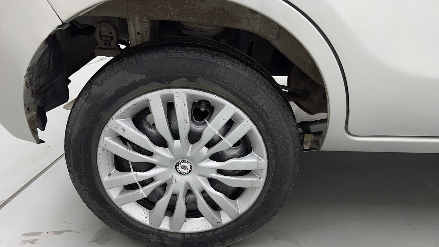 Used 2017 maruti-suzuki Alto K10 VXi (O) AMT Petrol Automatic tyres RIGHT REAR TYRE RIM VIEW