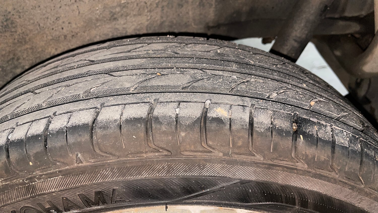 Used 2015 Maruti Suzuki Wagon R VXI Petrol Manual tyres LEFT REAR TYRE TREAD VIEW